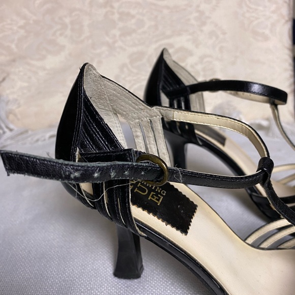 Black True Meaning T-Strap heels - Picture 5 of 8